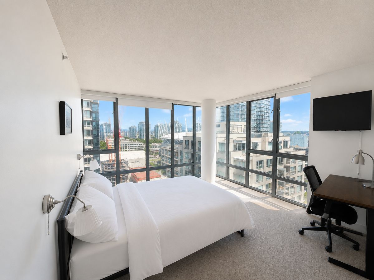 Private Master Room with Private Bathroom at CentraStay, Downtown Vancouver